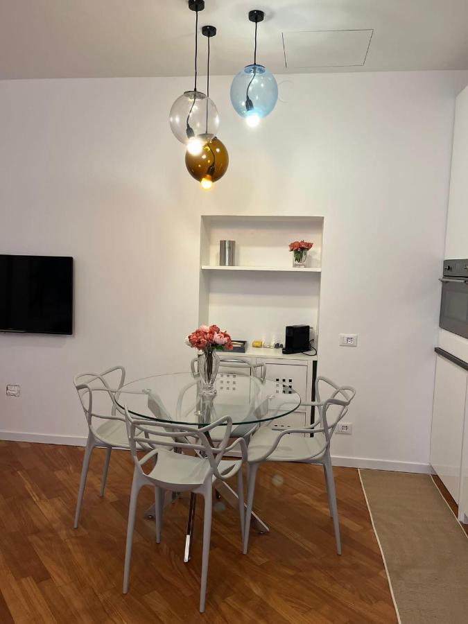 Casa Vercelli Delizioso Bilocale Moderno Nella Vecchia Milano Milão Exterior foto