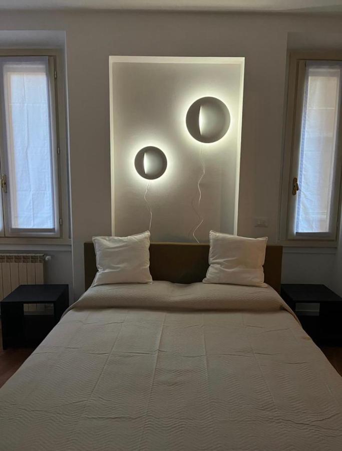 Casa Vercelli Delizioso Bilocale Moderno Nella Vecchia Milano Milão Exterior foto